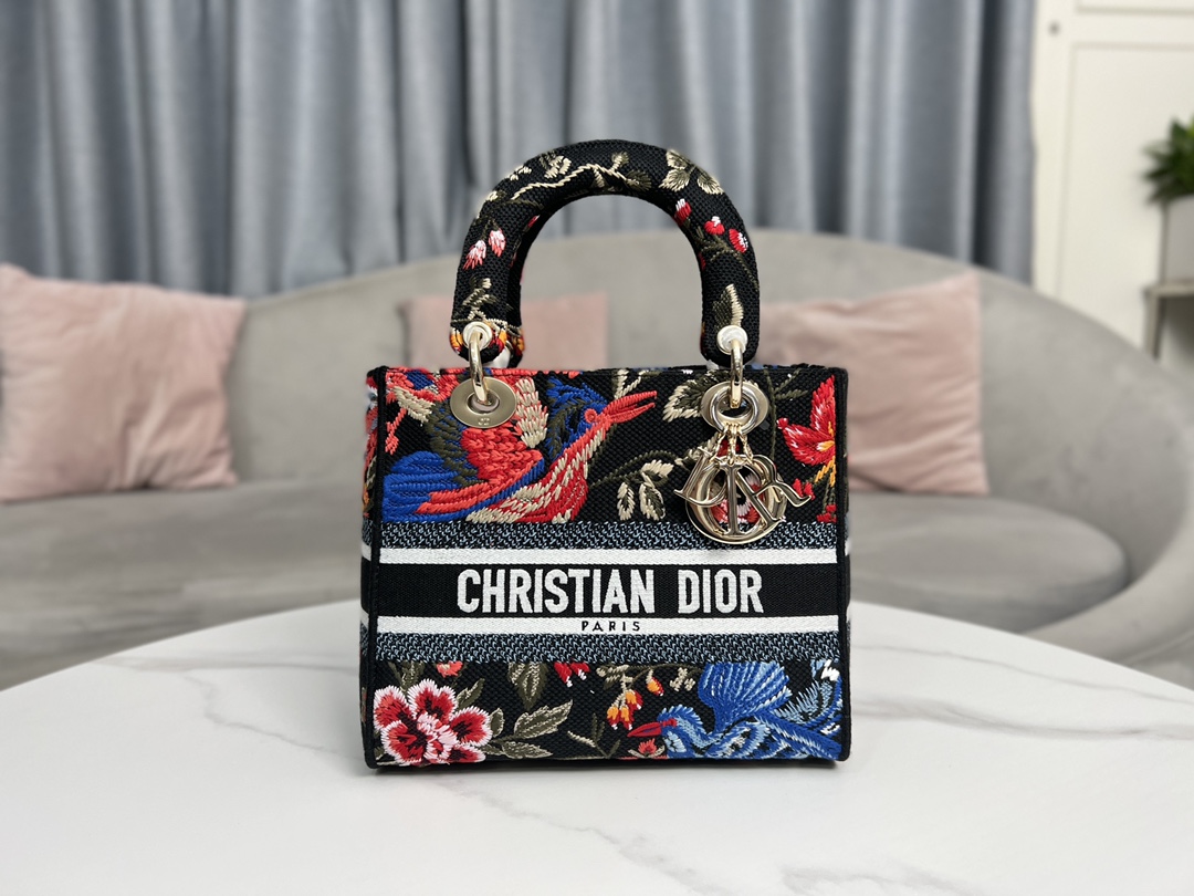 CHRISTIAN DIOR SADDLE BAG CLASSIC DIOR MESSENGER BAG  Dior saddle bag Dior  bag Fake designer bags