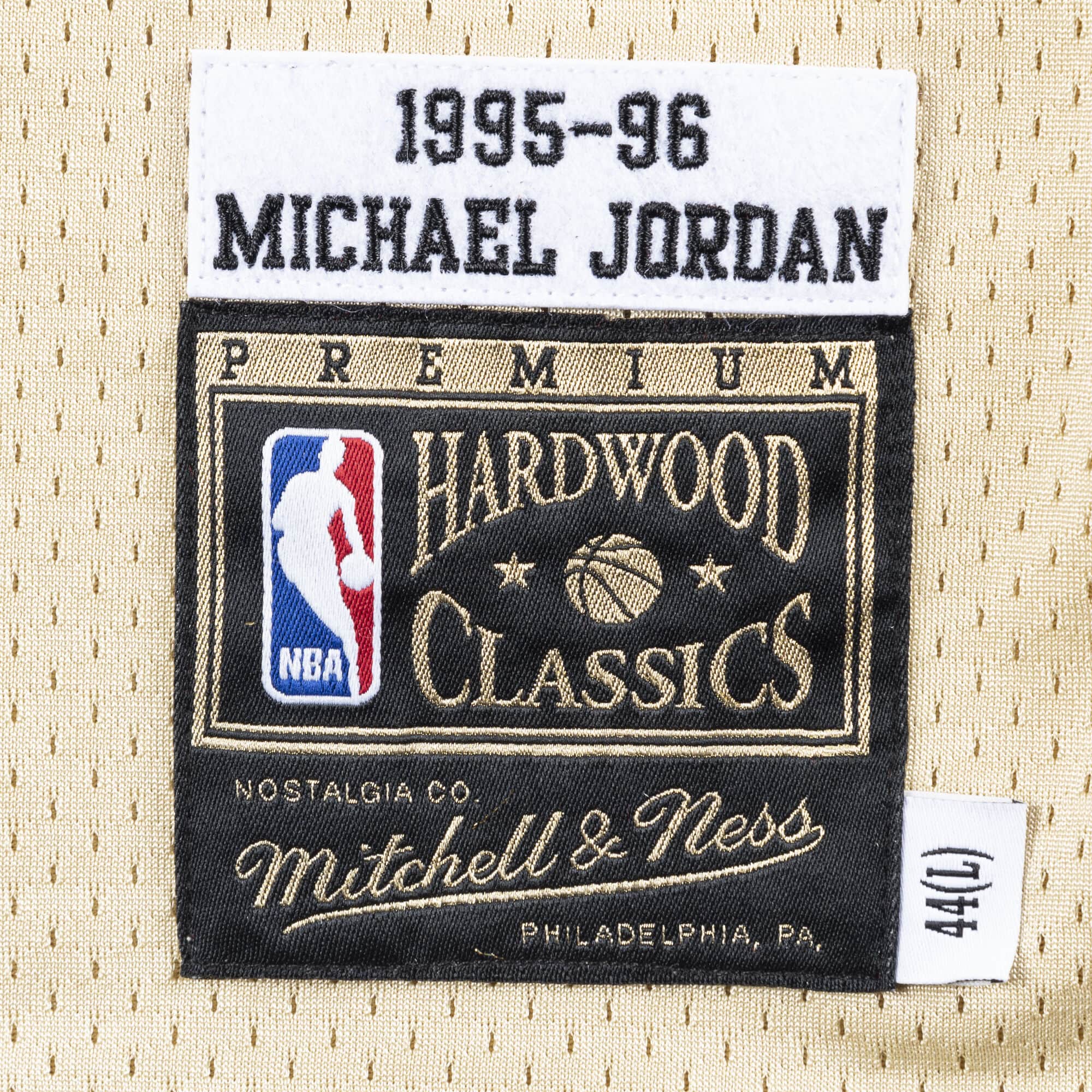Premium Gold Jersey Chicago Bulls 1995-96 Michael Jordans - PersonalJerseys