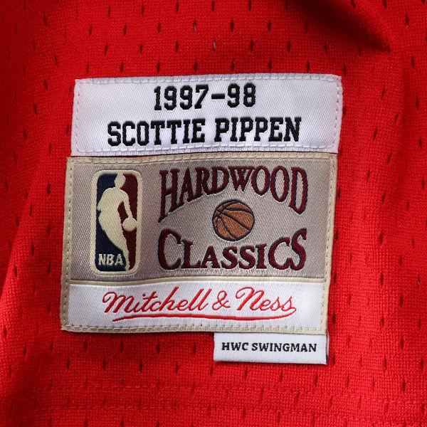 Mens Chicago Bulls Scottie Pippen Mitchell & Ness Red 1997-98 Hardwood Classics Swingman Jersey - PersonalJerseys