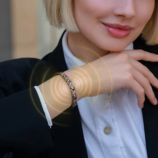 2-piece set of women's copper magnetic therapy bracelets, gold and silver, made of copper for health benefits.