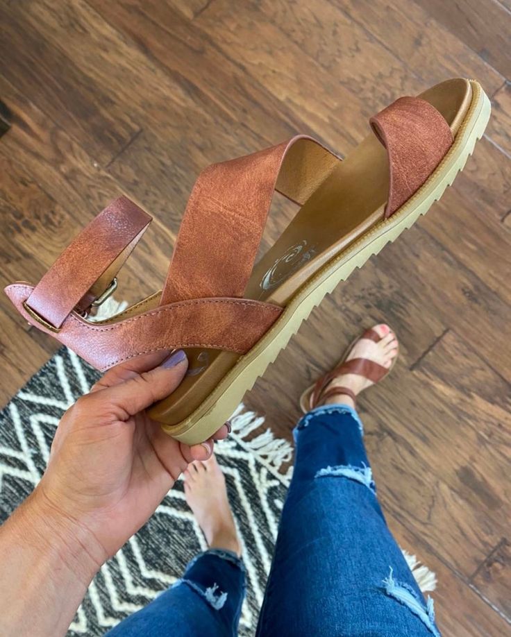 Steffy Sandals By Very G - Rust