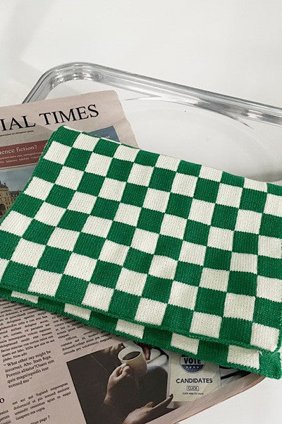 CHECKERED SCARVES