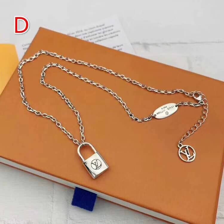 Best Replica Wholesale Louis vuitton Logo Necklace - Colareps