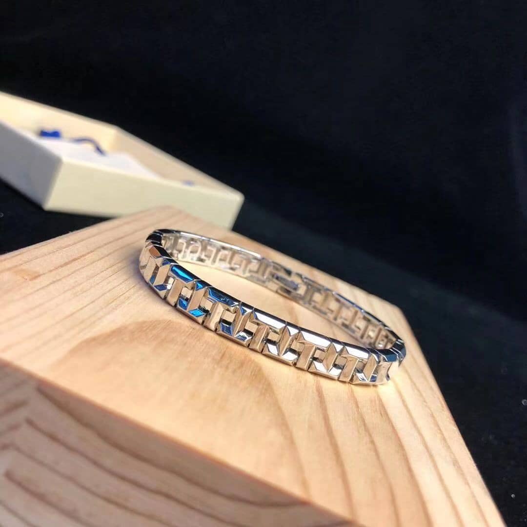 Best Replica Knockoff Tiffany Logo Bracelet - Colareps