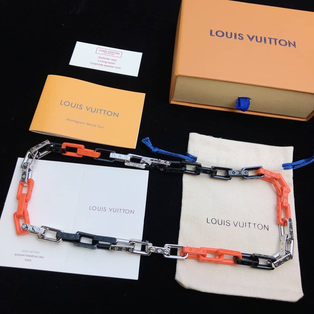 Best Replica Fake Louis vuitton Logo Necklace - Colareps