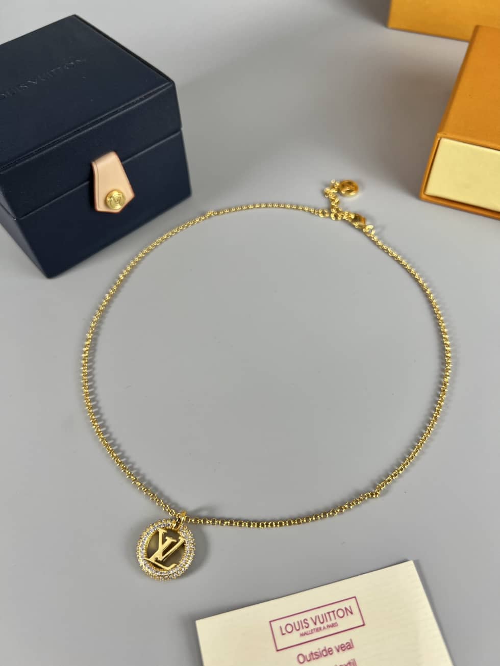 Best Replica Knockoff Louis vuitton Logo Necklace - Colareps