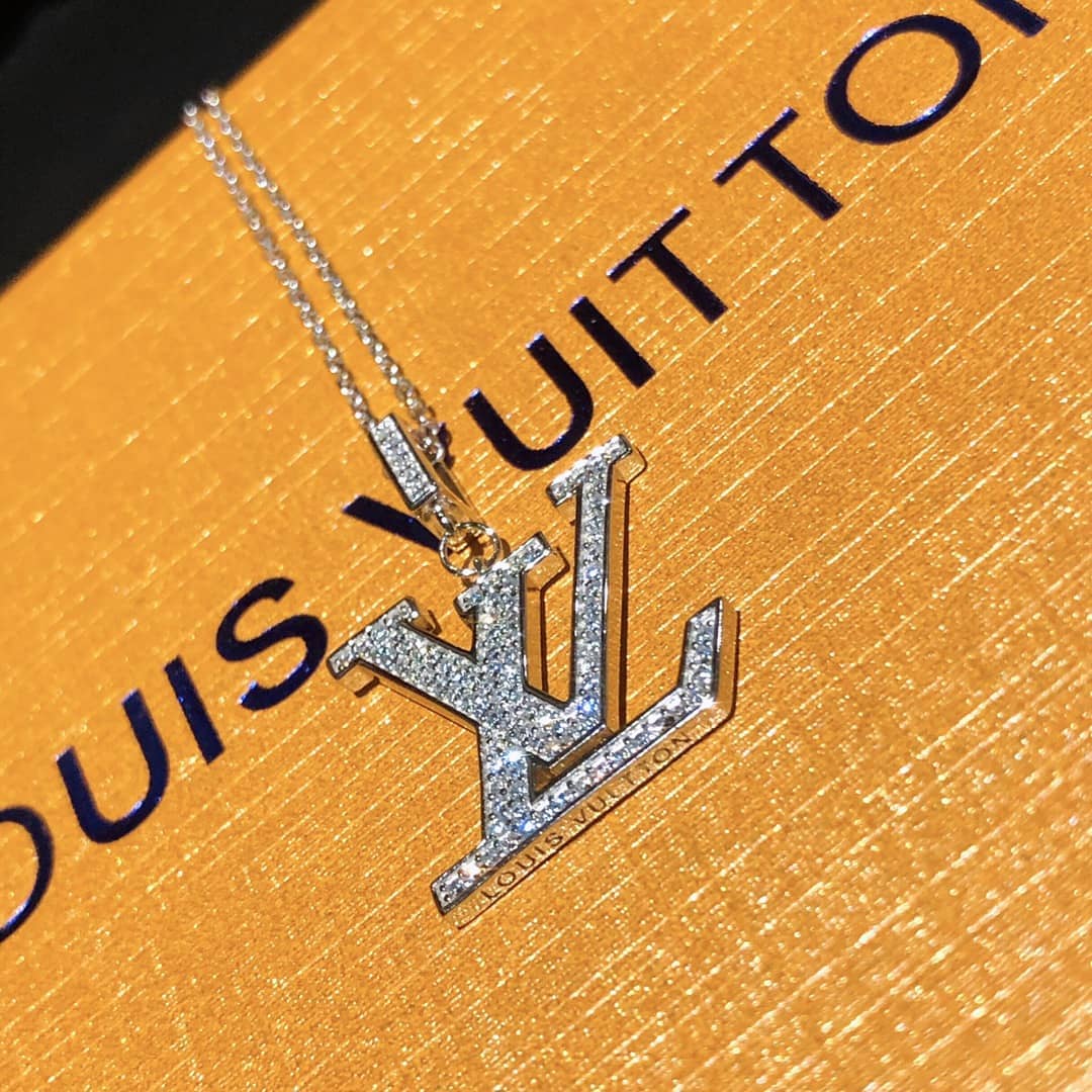 Best Replica Knockoff Louis vuitton Logo Necklace - Colareps
