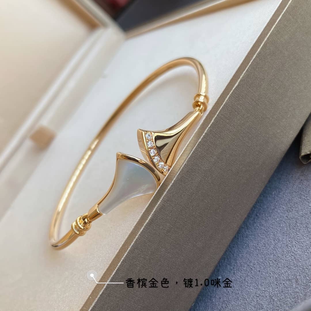 Best Replica Designer Bvlgari Classic Bracelet - Colareps