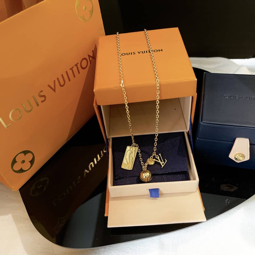 Best Replica Wholesale Louis vuitton Logo Necklace - Colareps