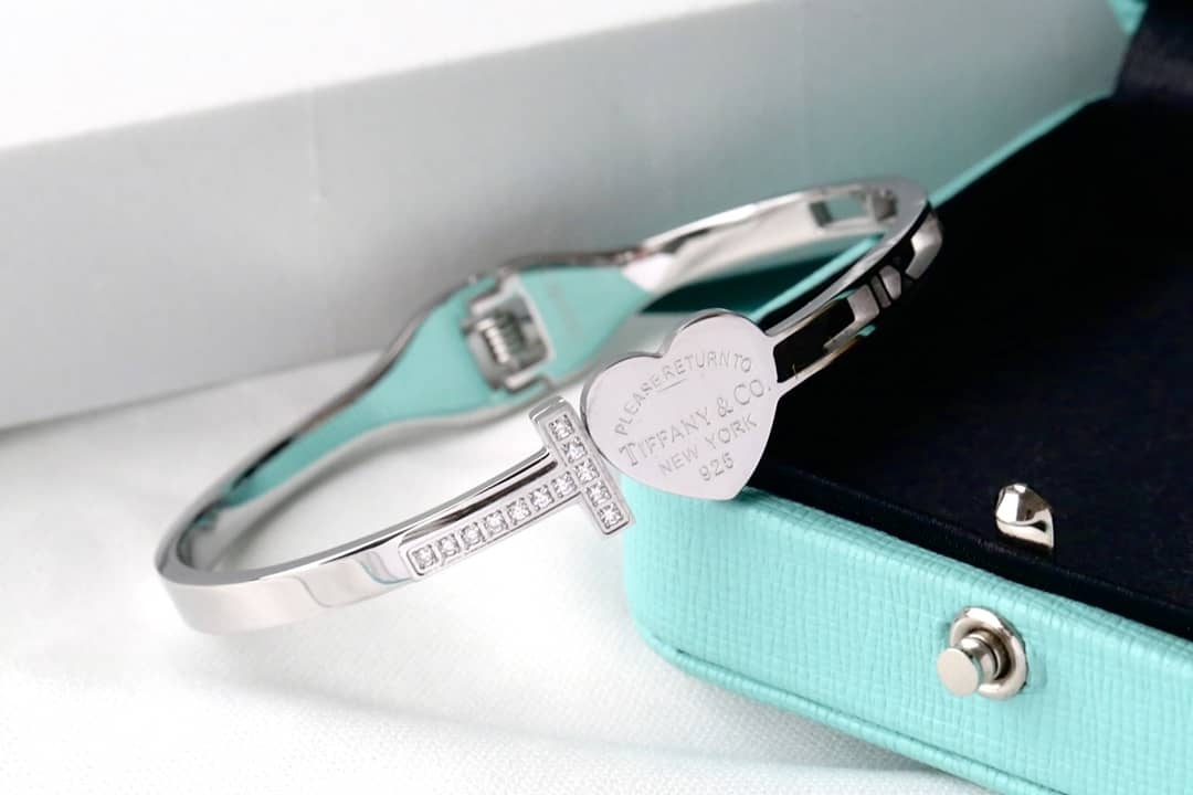Best Replica Wholesale Tiffany Logo Bracelet - Colareps