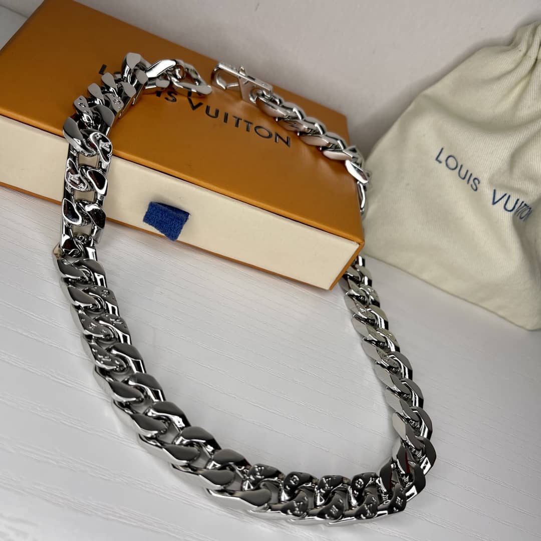 Best Replica Wholesale Louis vuitton Logo Necklace - Colareps