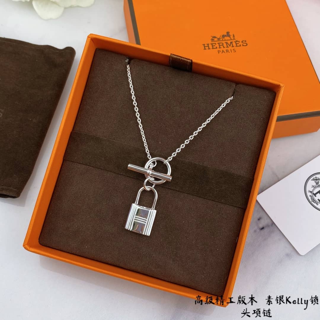 Best Replica Fake Hermes Logo Necklace - Colareps