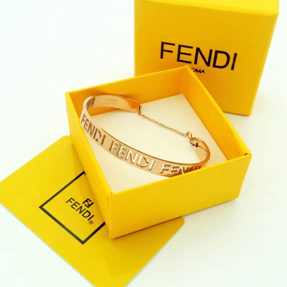 Best Replica Knockoff Fendi Logo Bracelet - Colareps