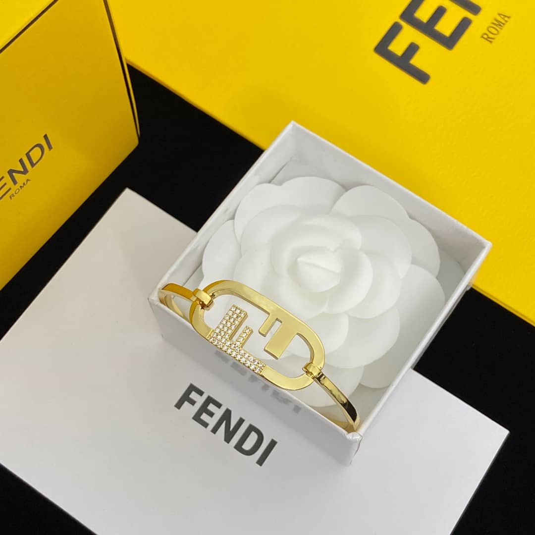 Best Replica Fendi Bracelet First Copy - Colareps