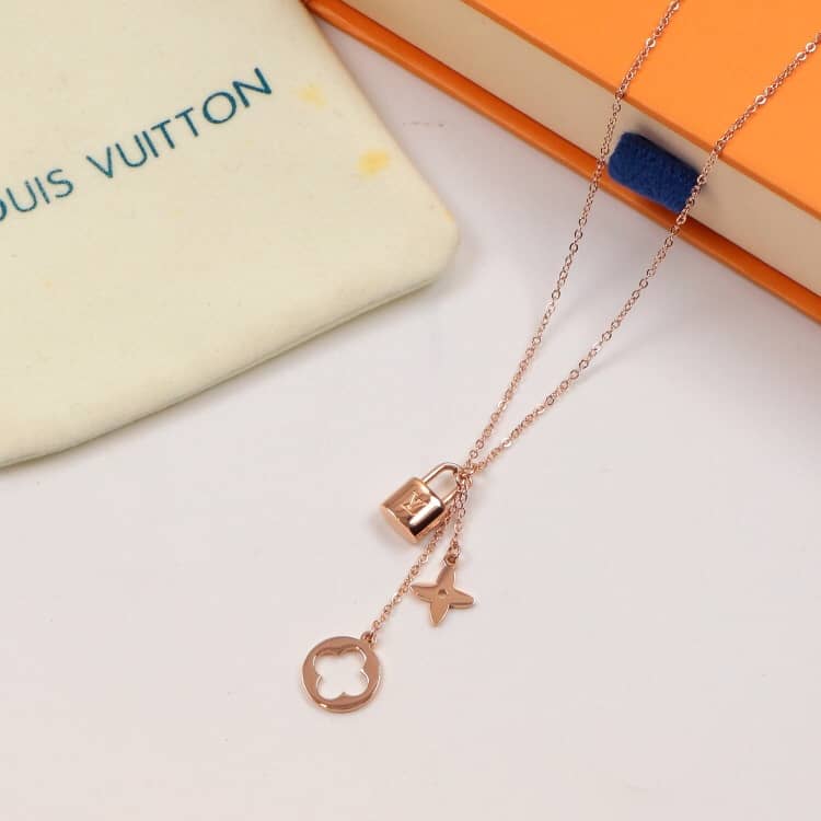 Best Replica Knockoff Louis vuitton Logo Necklace - Colareps
