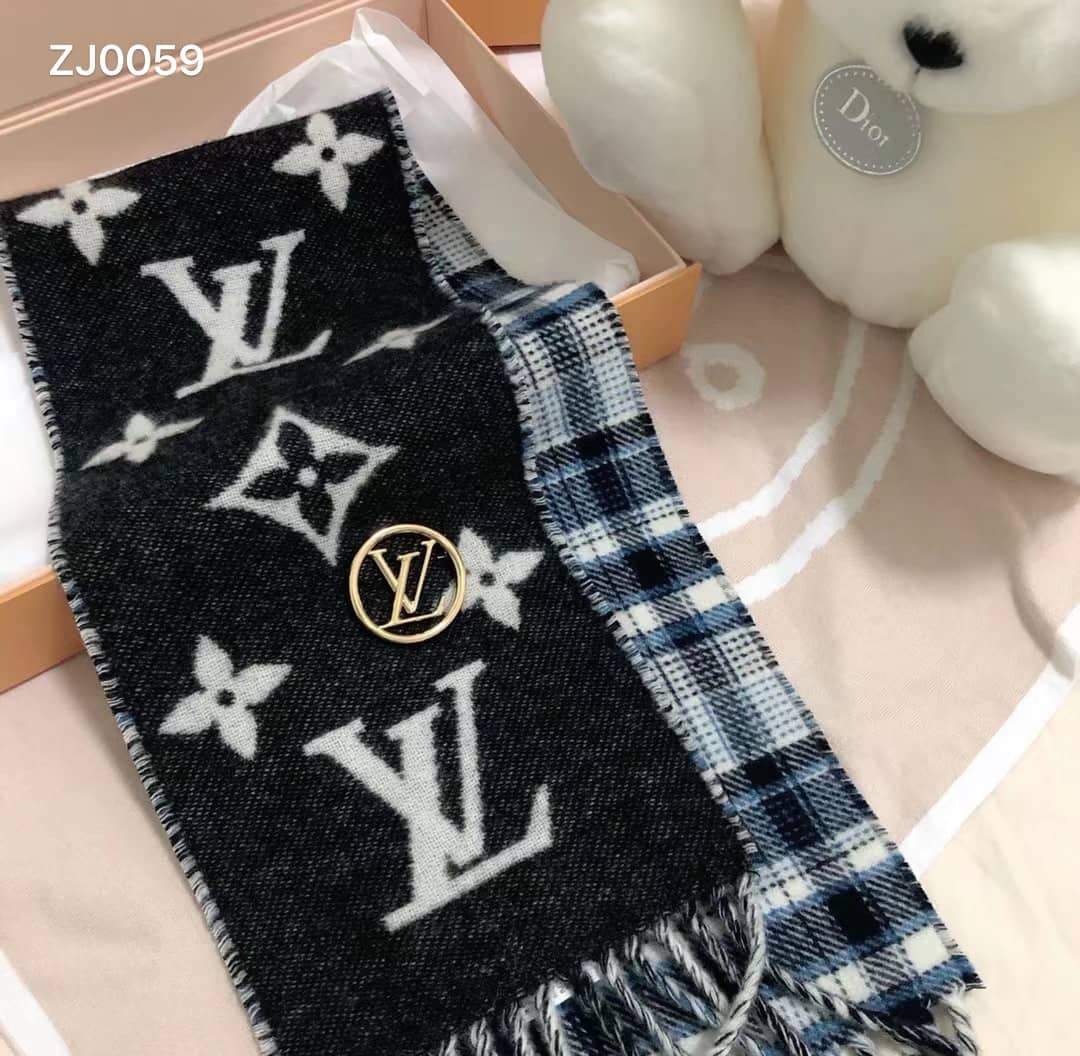 Best Replica Fake Louis vuitton Logo Brooch - Colareps