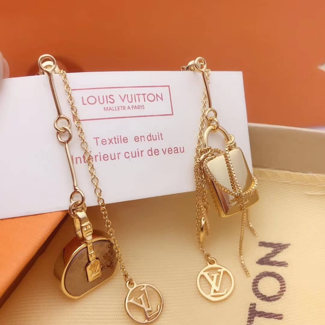 Best Replica Knockoff Louis vuitton Logo Earring - Colareps