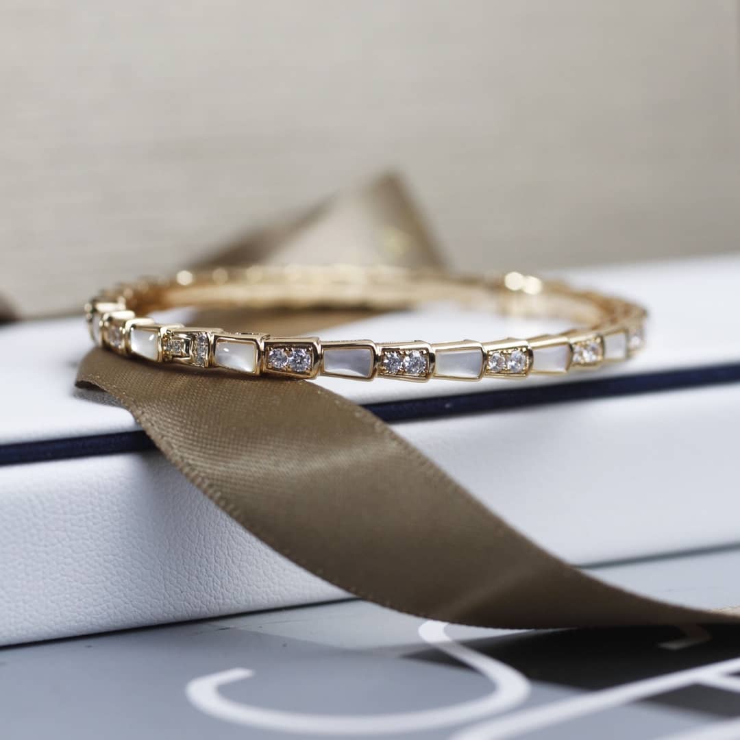 Best Replica Fake Bvlgari Logo Bracelet - Colareps