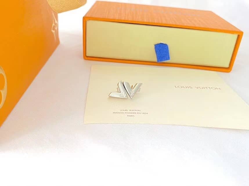 Best Replica Fake Louis vuitton Logo Earring - Colareps
