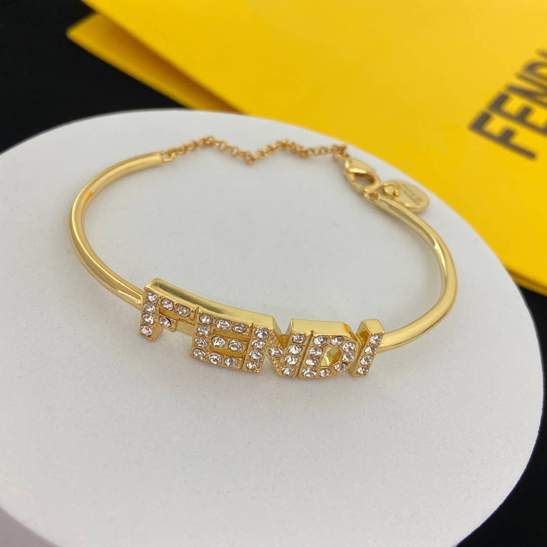 Best Replica Luxury Fendi Classic AAA+ Bracelet - Colareps