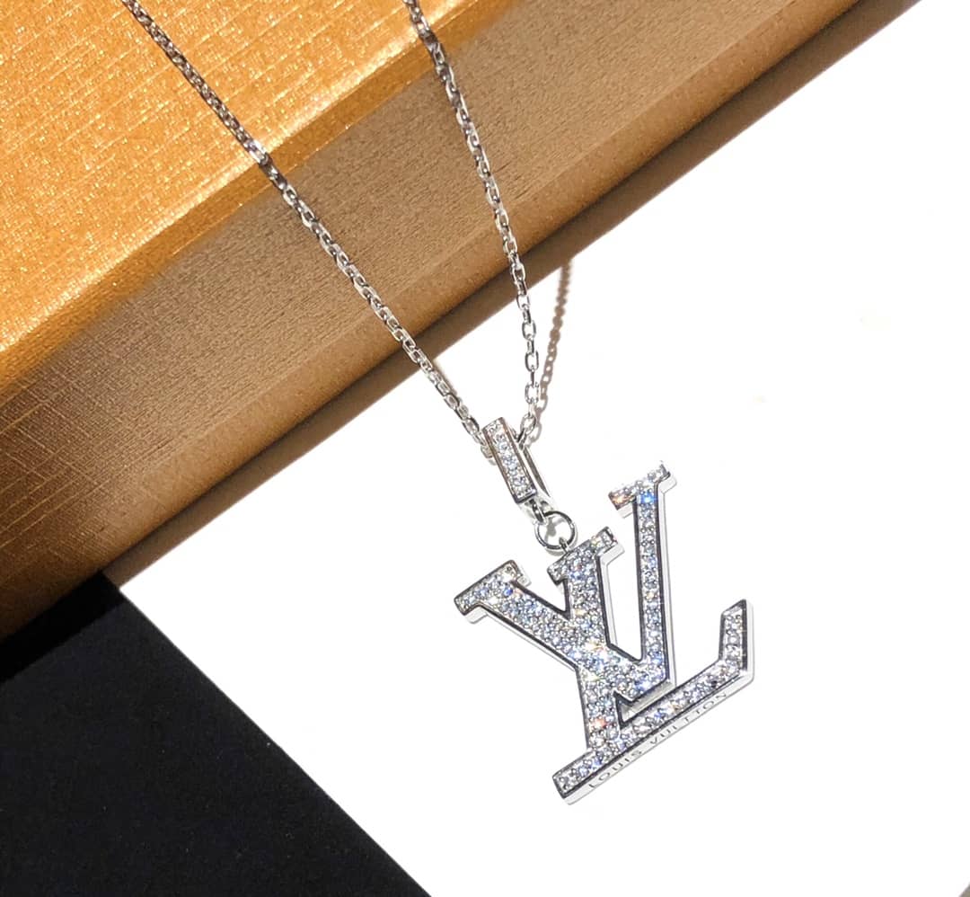 Best Replica Knockoff Louis vuitton Logo Necklace - Colareps