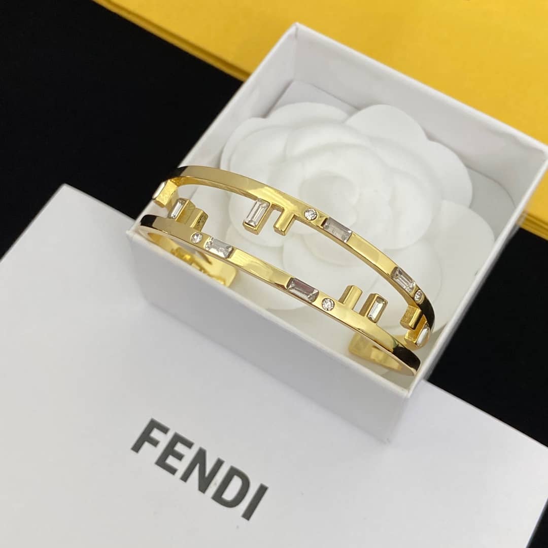 Best Replica Wholesale Fendi AAA+ Bracelet - Colareps