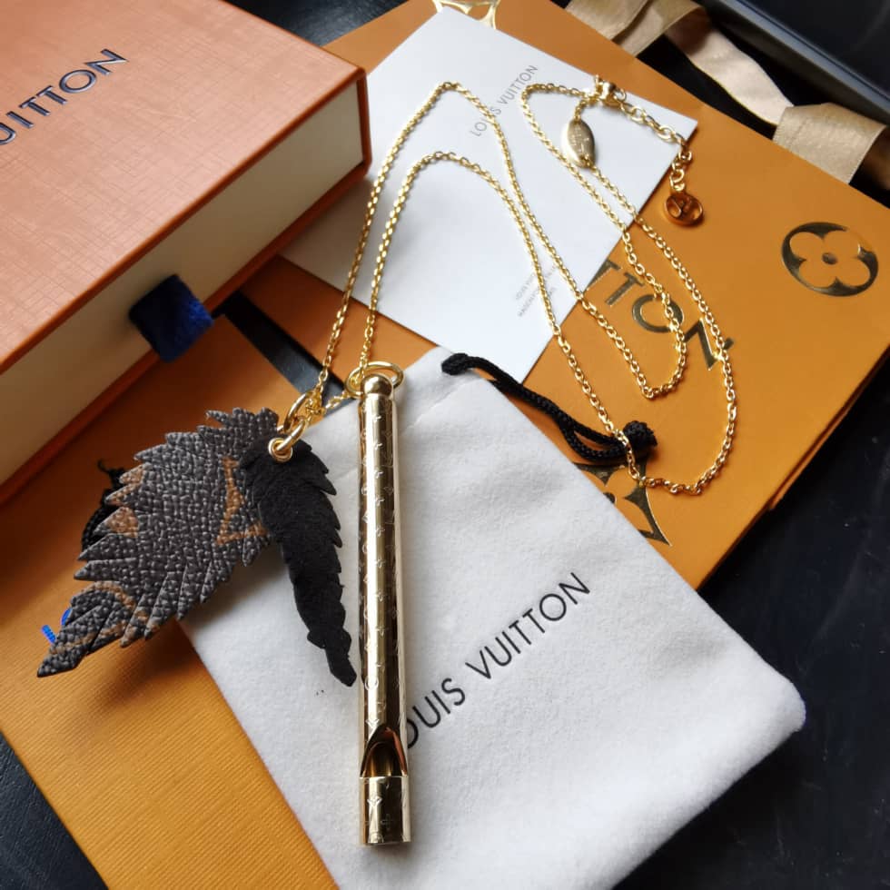Best Replica Fake Louis vuitton Logo Necklace - Colareps