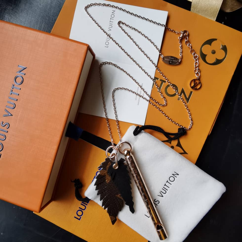 Best Replica Fake Louis vuitton Logo Necklace - Colareps