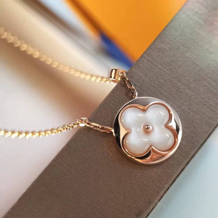 Best Replica High Quality Louis vuitton Necklace - Colareps
