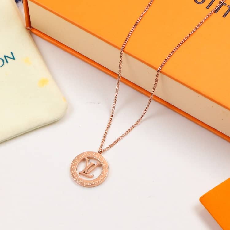 Best Replica Fake Louis vuitton Logo Necklace - Colareps