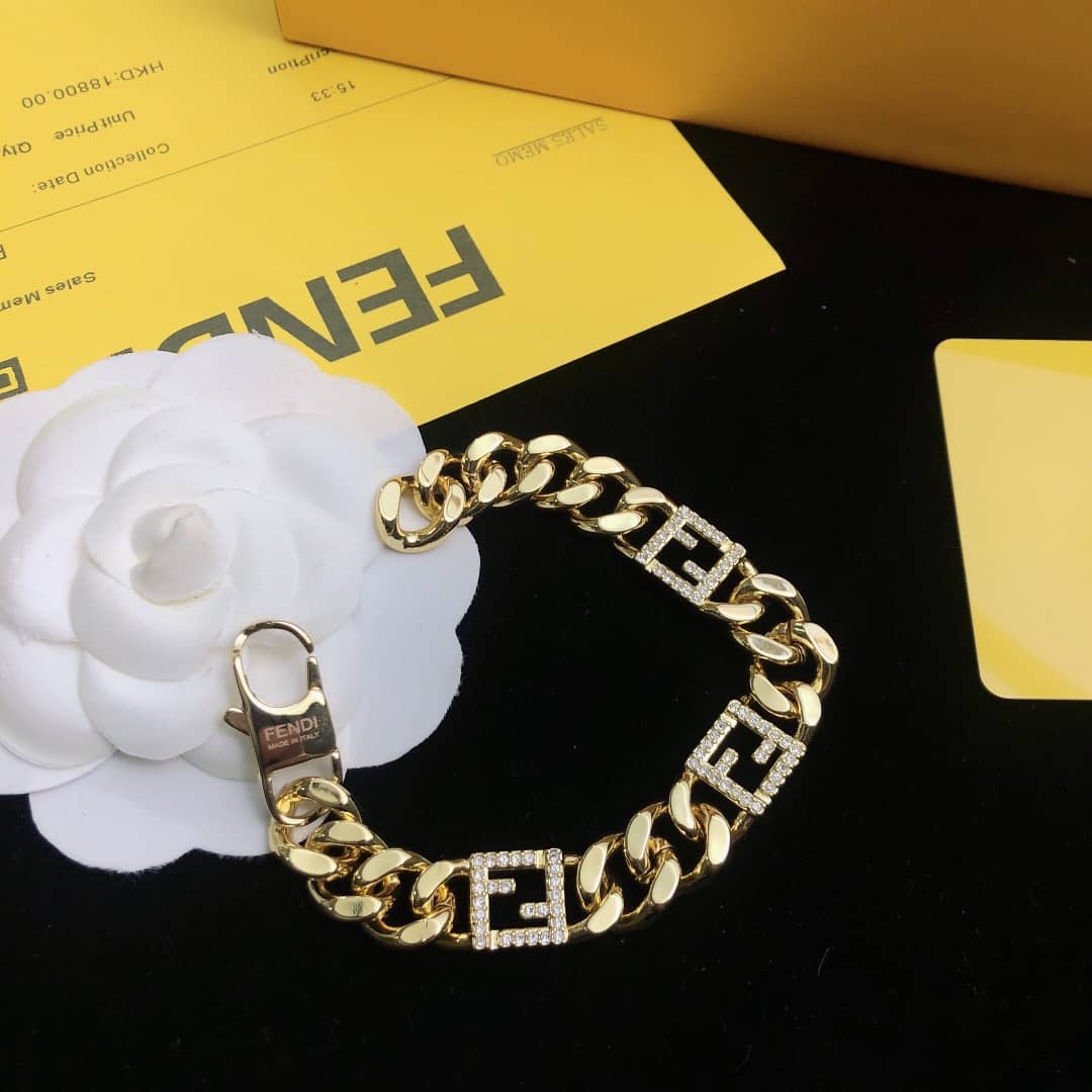 Best Replica Designer Fendi Classic Bracelet - Colareps