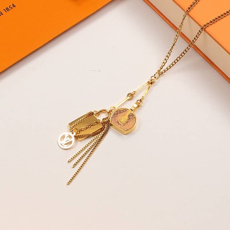 Best Replica Fake Louis vuitton Logo Necklace - Colareps