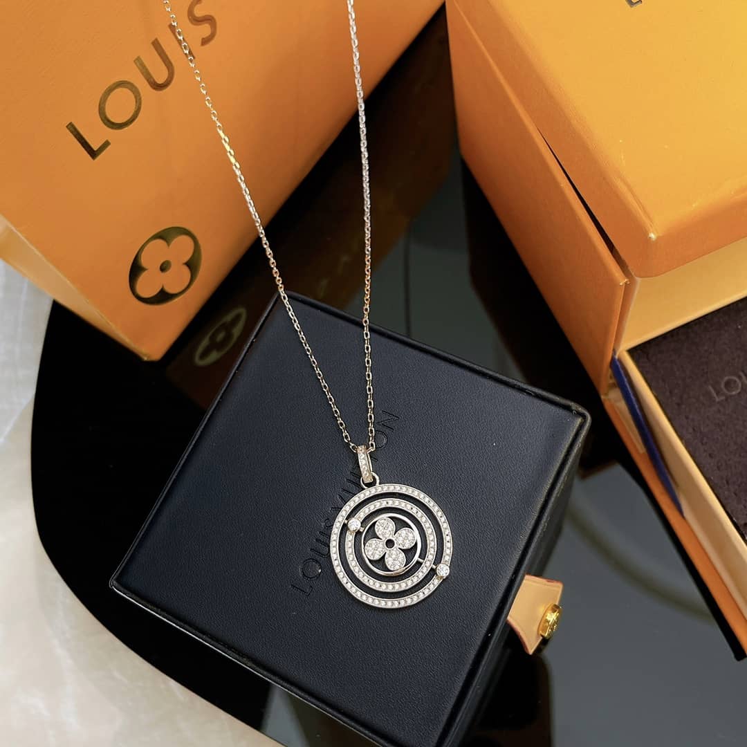 Best Replica Fake Louis vuitton Logo Necklace - Colareps