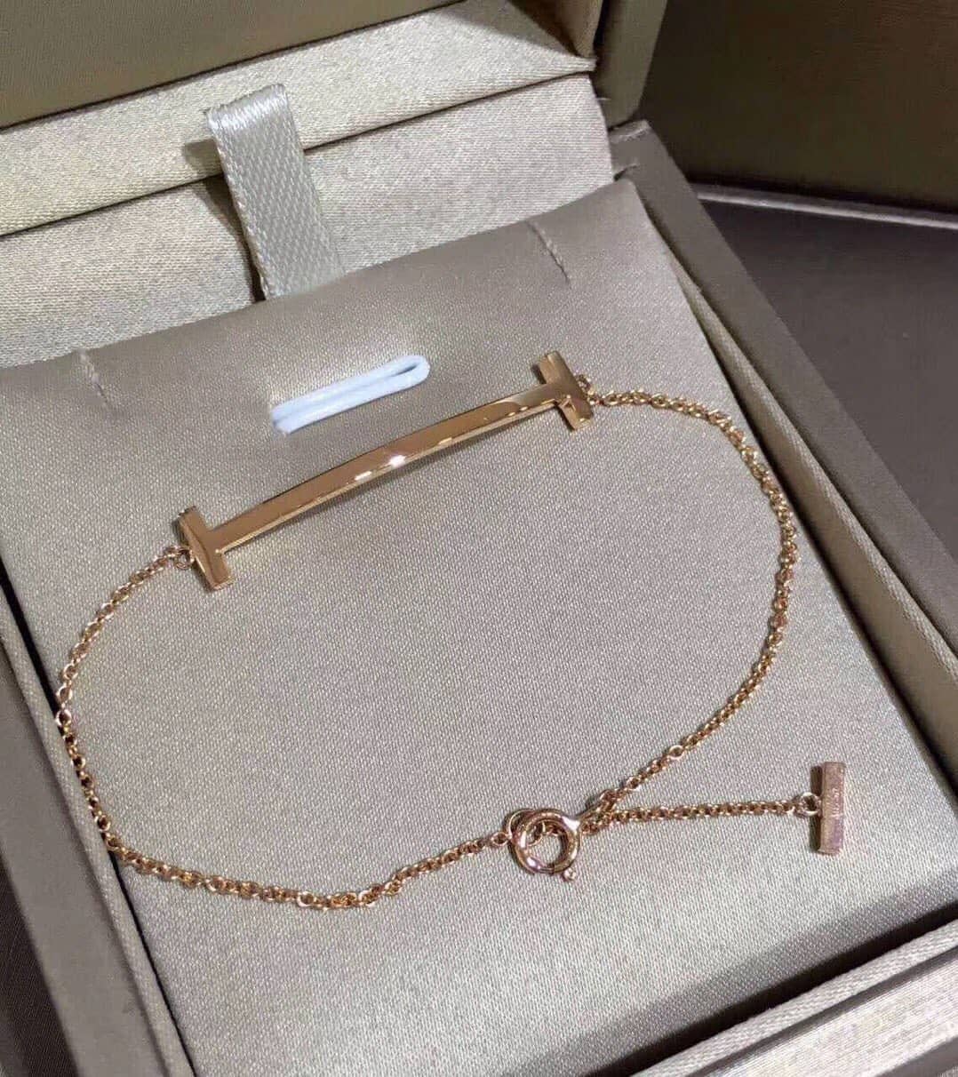 Best Replica Wholesale Tiffany Logo Bracelet - Colareps