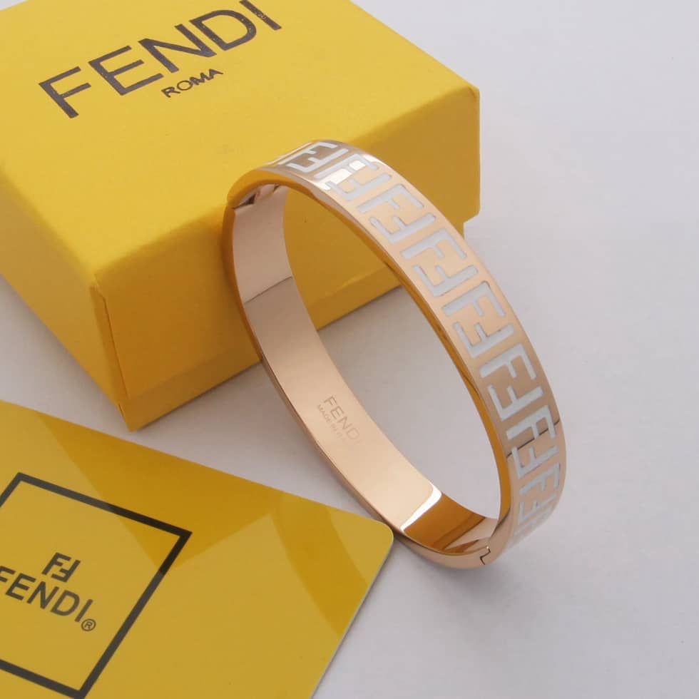 Best Replica Wholesale Fendi Logo Bracelet - Colareps