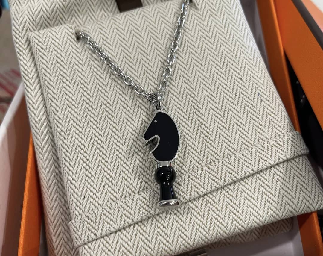 Best Replica Wholesale Hermes Logo Necklace - Colareps