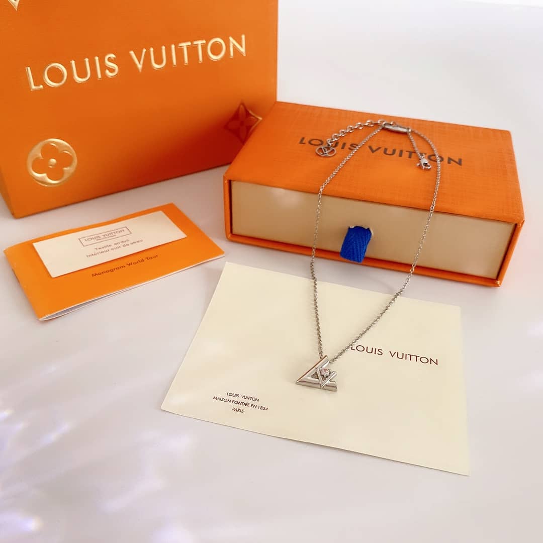 Best Replica Knockoff Louis vuitton Logo Necklace - Colareps