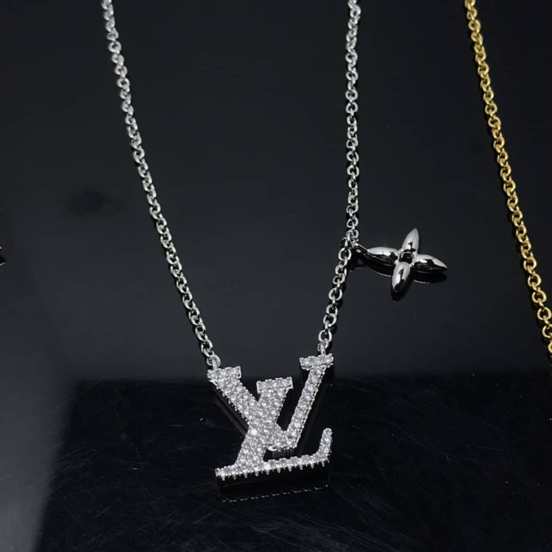 Best Replica Fake Louis vuitton Logo Necklace - Colareps