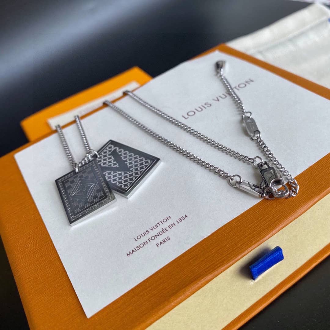 Best Replica Fake Louis vuitton Logo Necklace - Colareps