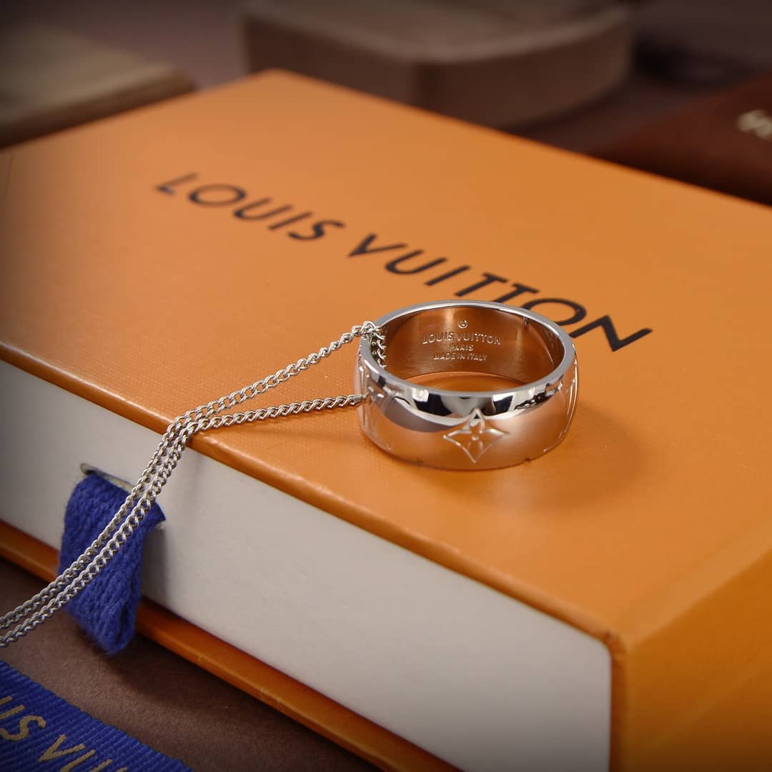 Best Replica 7 Star Louis vuitton Necklace - Colareps