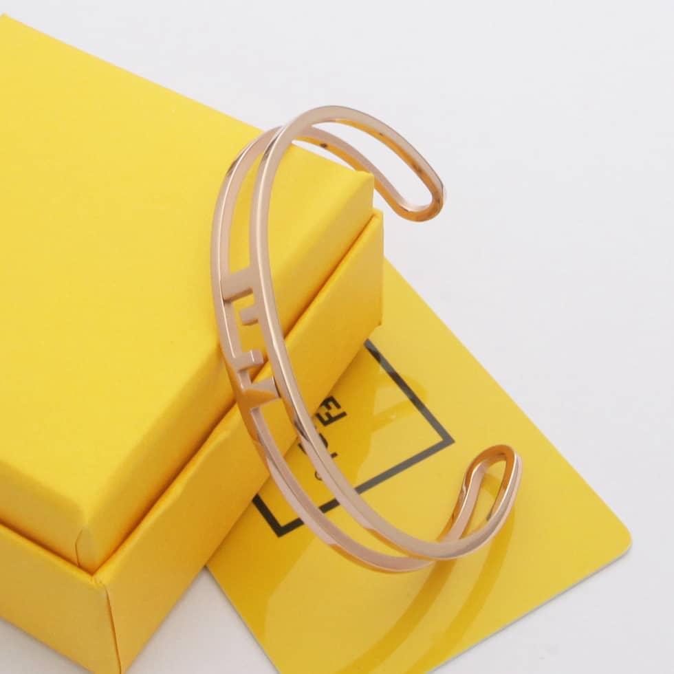Best Replica Fendi Bracelet Copy - Colareps
