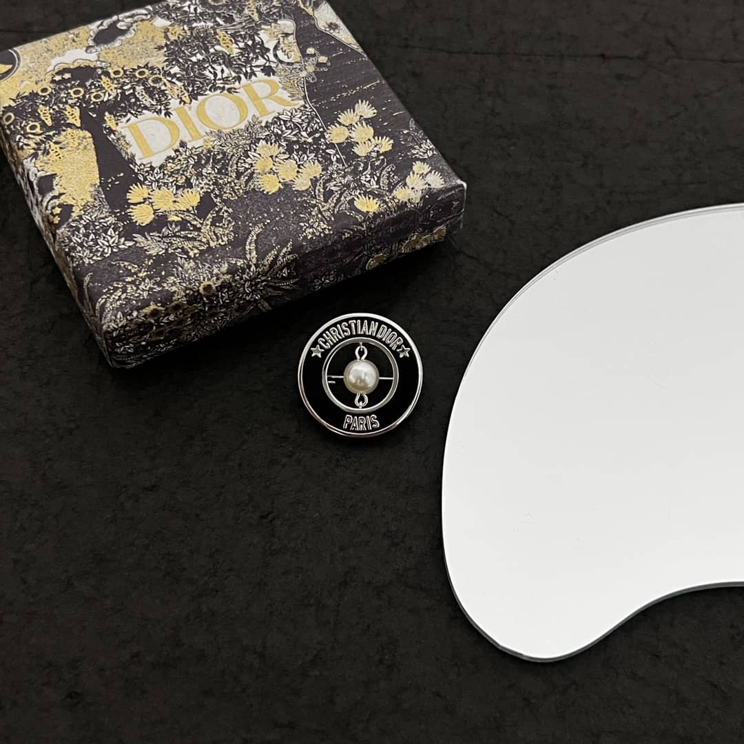 Best Replica Christian Dior Brooch First Copy - Colareps