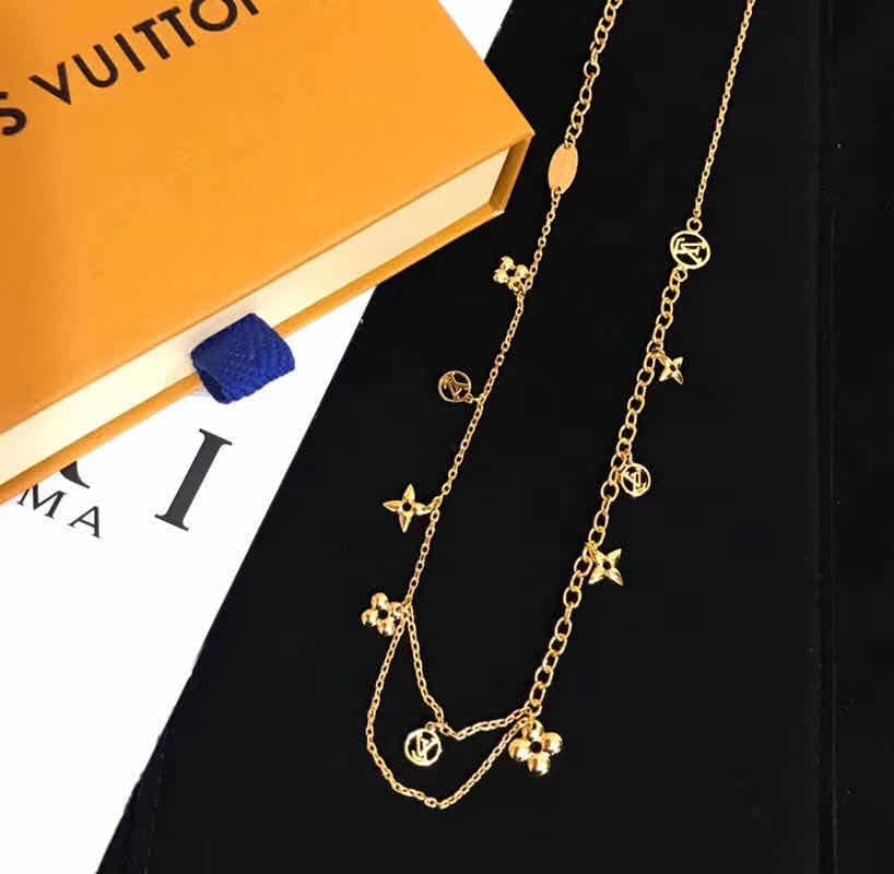 Best Replica Wholesale Louis vuitton Logo Necklace - Colareps