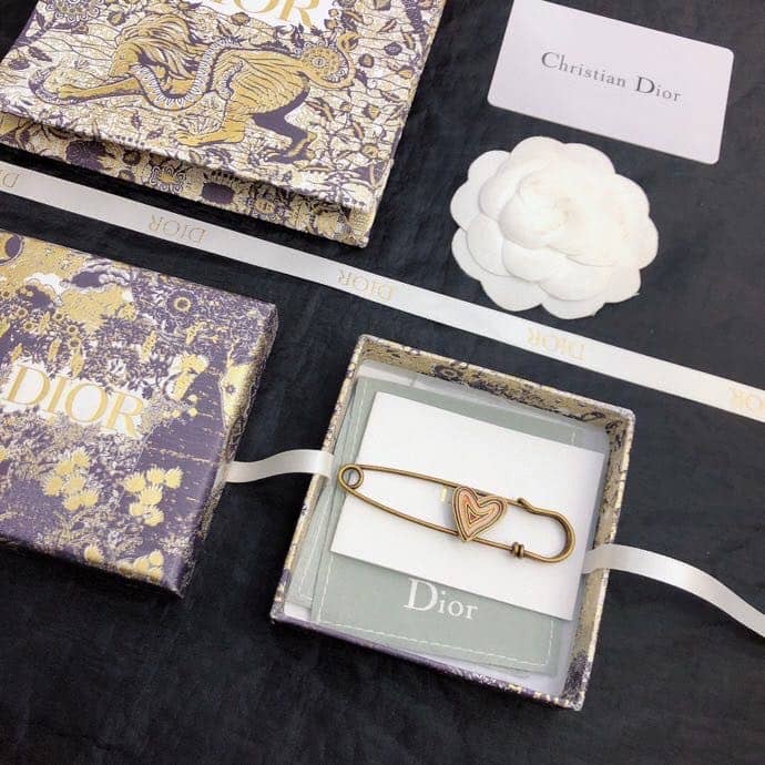 Best Replica Knockoff Christian Dior Logo Brooch - Colareps