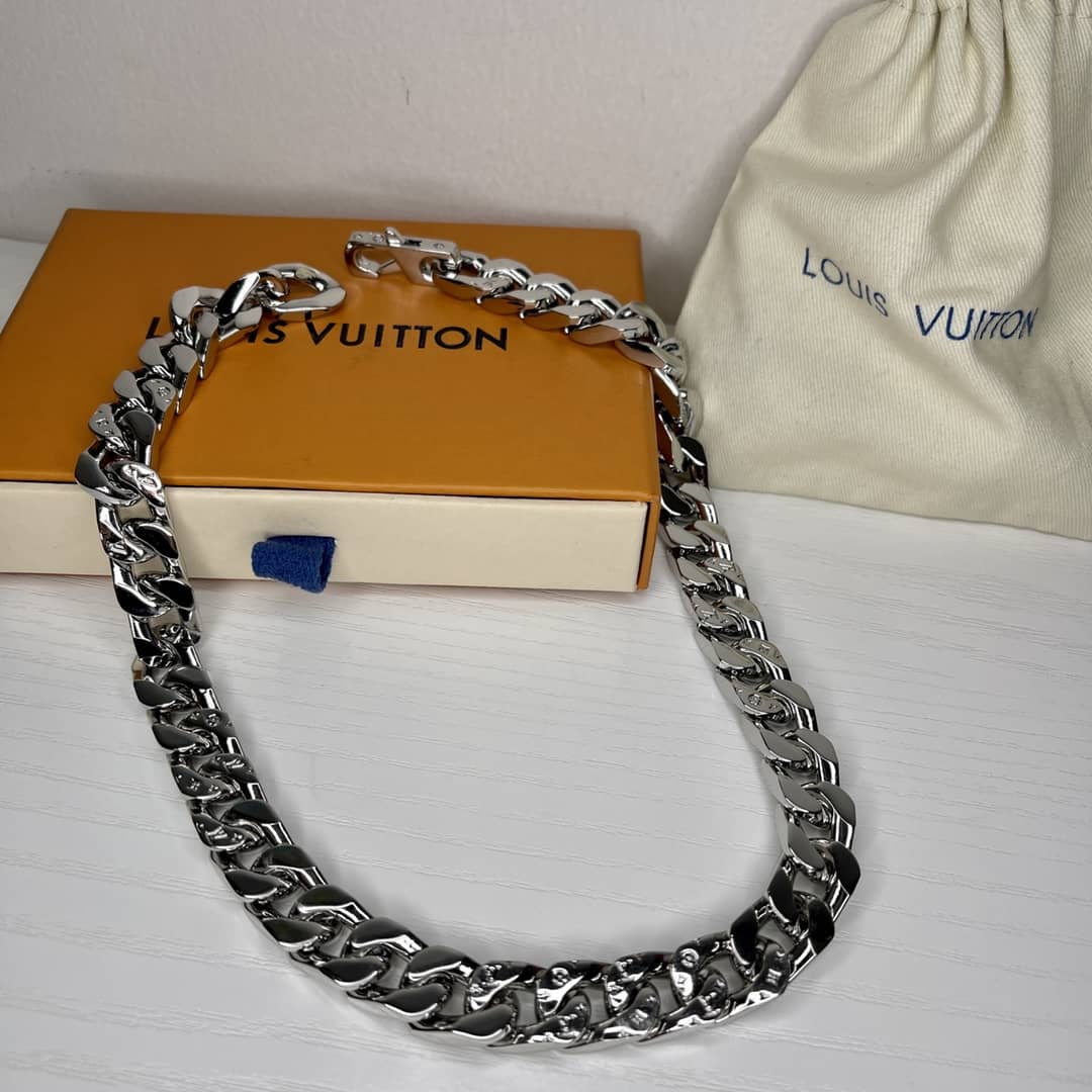Best Replica Wholesale Louis vuitton Logo Necklace - Colareps