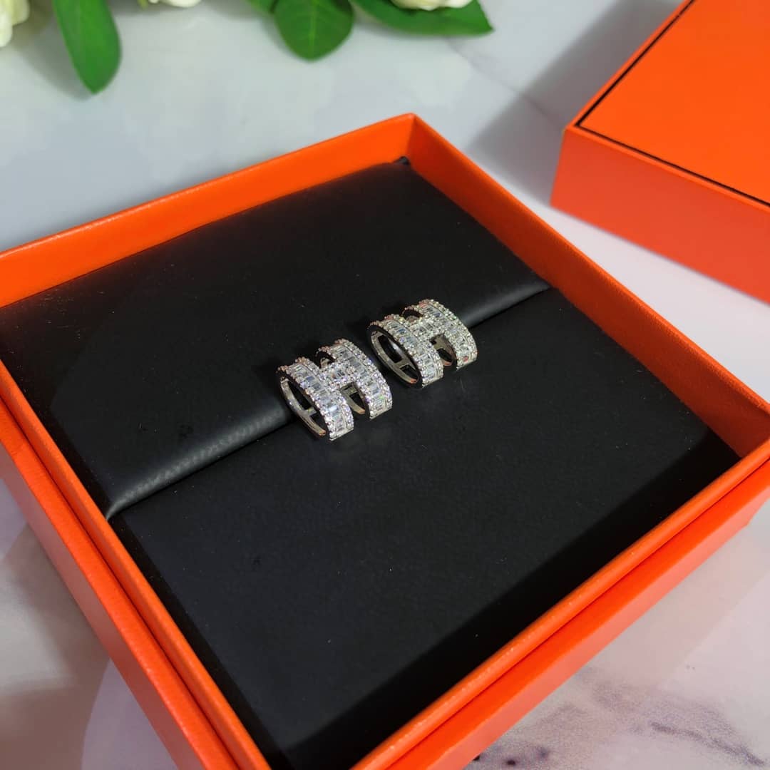 Best Replica Fake Hermes Logo Earring - Colareps