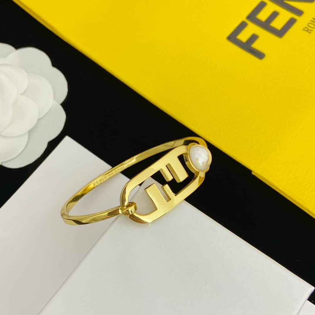 Best Replica Fendi Bracelet Copy - Colareps