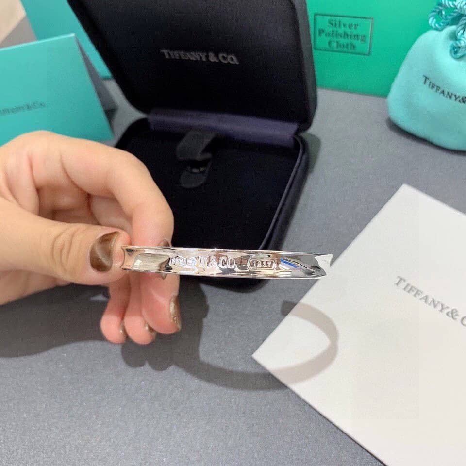 Best Replica Knockoff Tiffany Logo Bracelet - Colareps