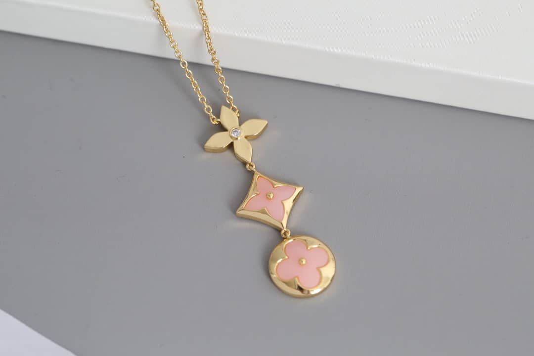 Best Replica Fake Louis vuitton Logo Necklace - Colareps