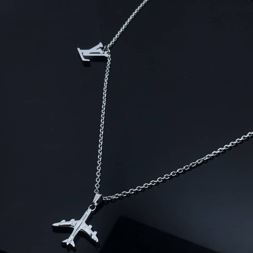 Best Replica Knockoff Louis vuitton Logo Necklace - Colareps